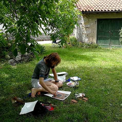 Kreativne slikarske počitnice za odrasle so potekale več dni v slovenski Istri pod mentorstvom akademskih slikarjev.