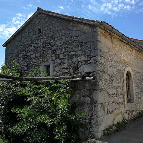 Poletna slikarsko risarska delavnica 2020 je potekala v vasi Podgorje v slovenski Istri.