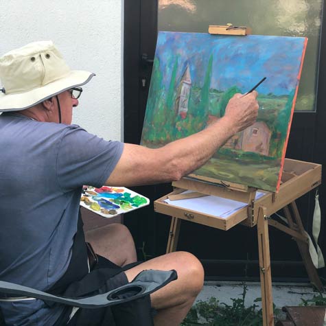 Skupina odraslih ljubiteljev slikanja in risanja v poletnih mesecih nekaj dni intenzivno ustvarja pod strokovnim vodstvom v slovenski Istri, v vasi Podgorje.