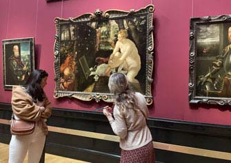 Odrasli ljubitelji slikarstva so si v organizaciji tečaja slikanja ogledali razstave v Umetnostnozgodovinskem muzeju (Kunsthistorisches Museum) in v Belvederju na Dunaju.