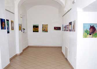 Letna razstava tečaja slikanja v galeriji RRRudolf v Mariboru.