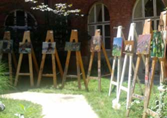 Razstava tečaja slikanja v sklopu Živih Dvorišč Maribor v Atriju Frančiškanske cerkve 2014.