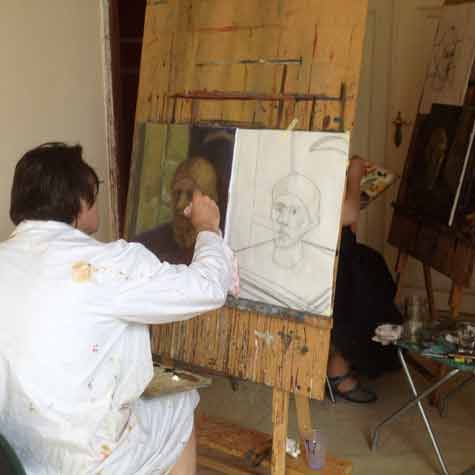 V poletni šoli slikanja poteka intenzivno pridobivanje slikarskih znanj in veščin. 